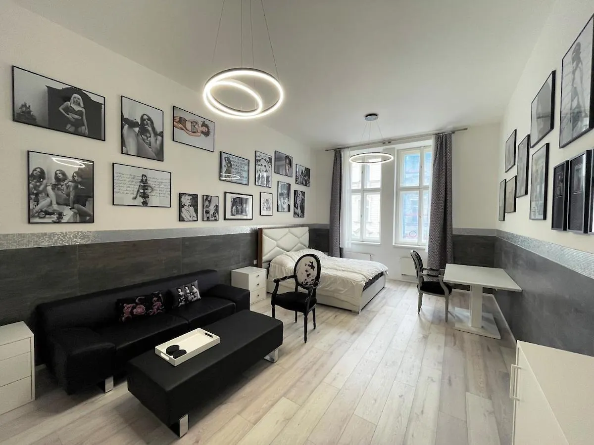 Vintage & Modern - Best Of Both Worlds In The Heart Of Prag
